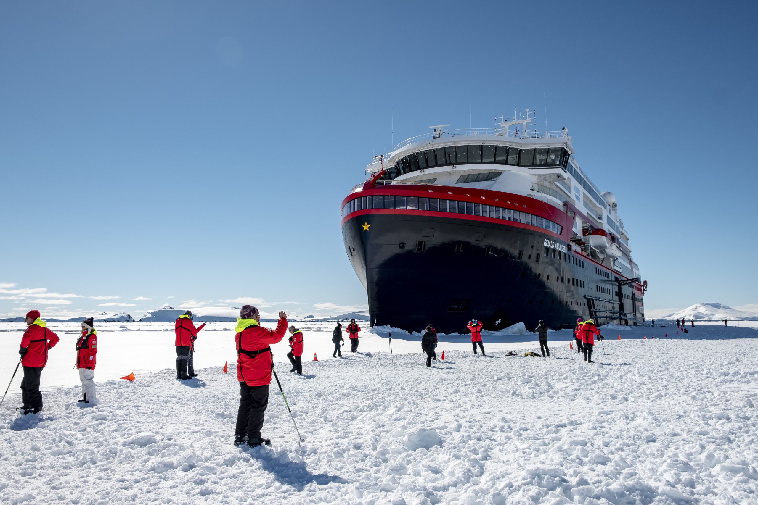 Cruises: HX’s ships connect to the cloud-based system to provide real-time ship data to the shoreside with two modules: Stability Computer and Stability Monitor.